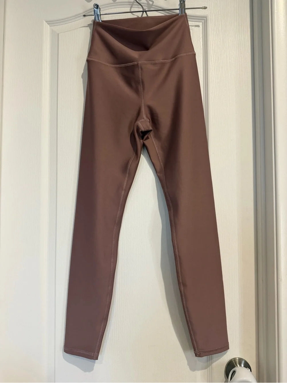 ALO Yoga women’s high waisted Airlift Leggings